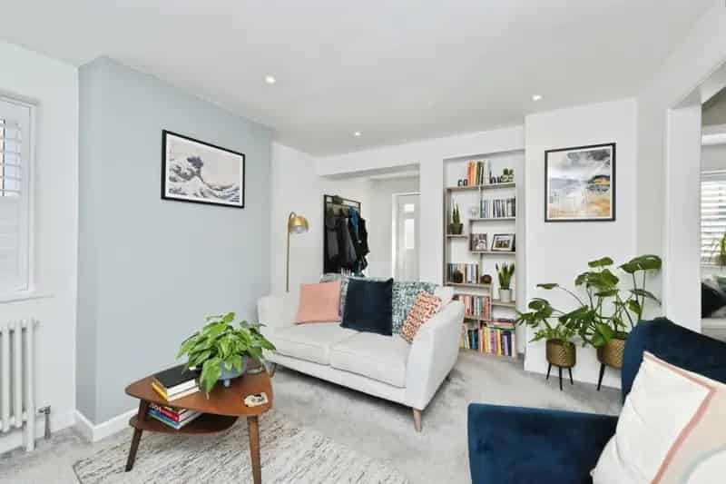 Extended 3-Bed Semi-Detached House Near St Margarets Station