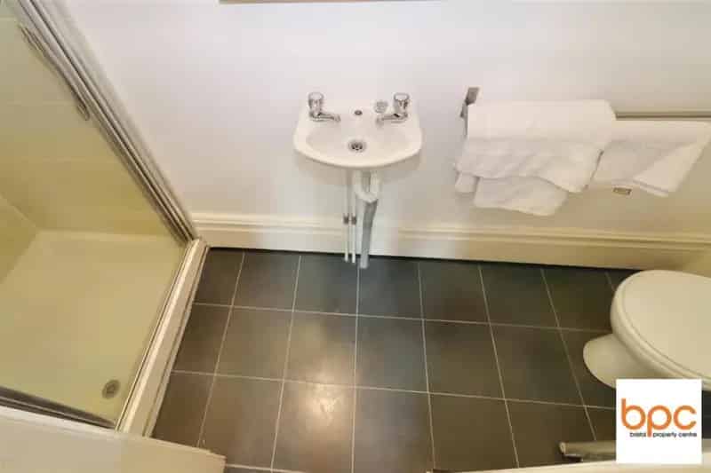 13 Flats Freehold Investment Property High Annual Income Fully Let