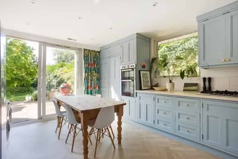 4 Bedroom Detached House to Rent Cookham Dean