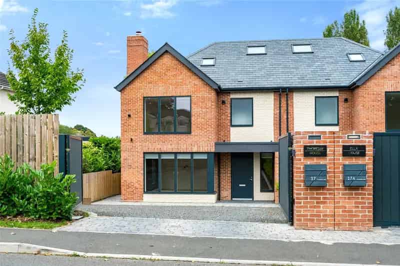 4 Bedroom Semi-Detached House in Rural Setting