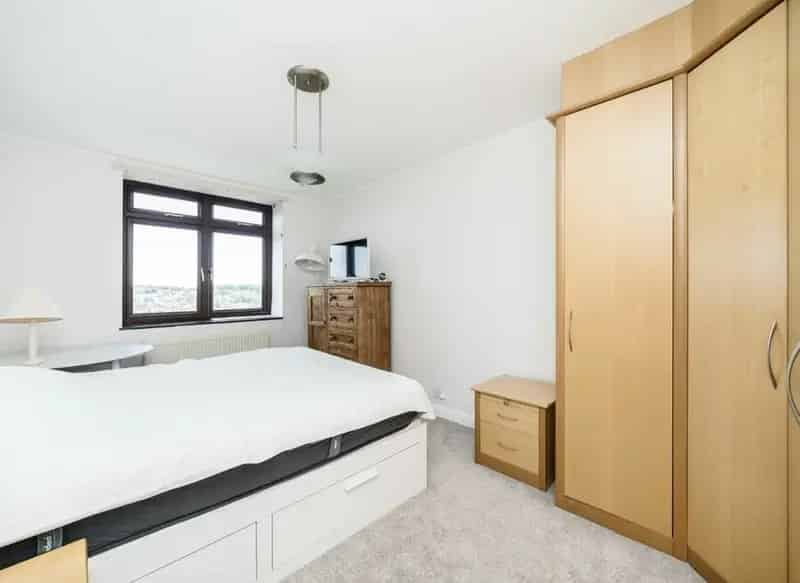 Stunning Apartment with Balcony and Far Reaching Views