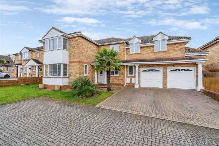 4 Bedroom Detached House Emerson Valley Swimming Pool Double Garage