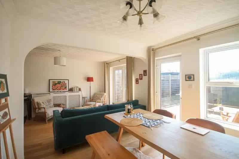 3 Bedroom Mid Terraced House for Sale