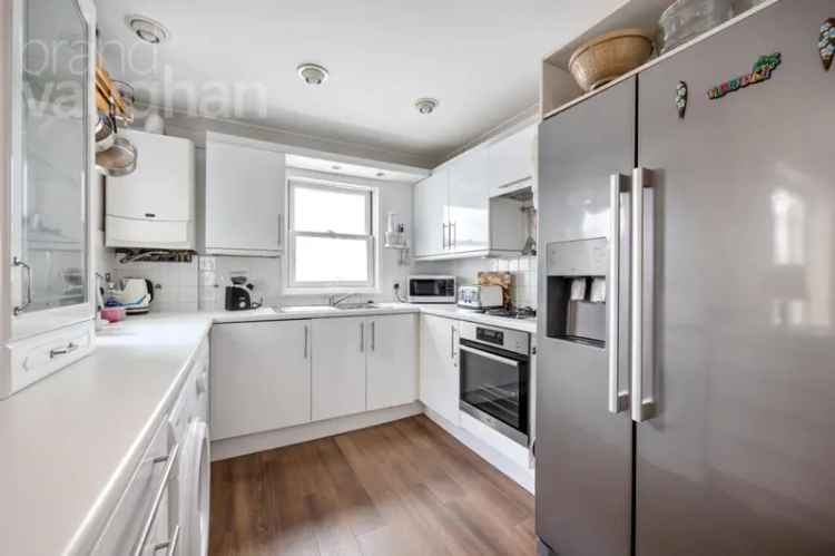 3 Bedroom House Kemptown Village Seafront Parking