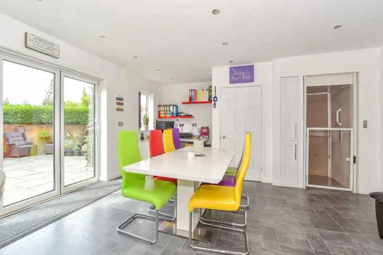 Detached House for sale with 6 bedrooms, Broadwater Rise, Tunbridge Wells