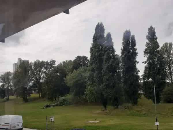 Large 2-Bedroom House with Garden Near DLR Crossrail