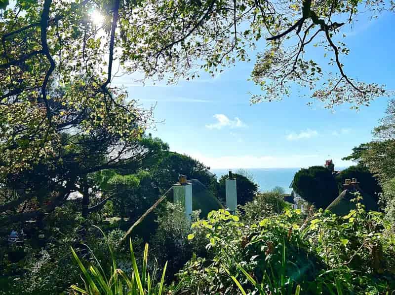 3-Bedroom Thatched Cottage with Sea Views St Lawrence Isle of Wight