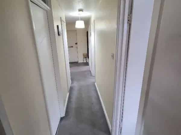 2 Bed Flat Near Laindon Station