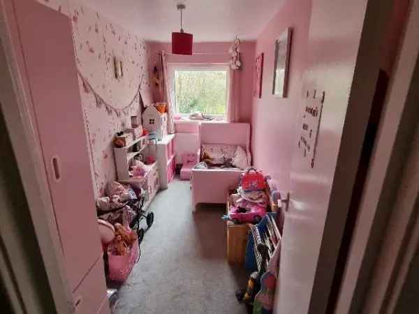 Flat For Rent in Southend-on-Sea, England