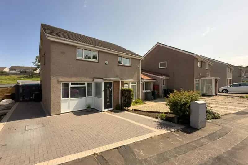 2 Bedroom Semi-Detached House for Sale Baberton