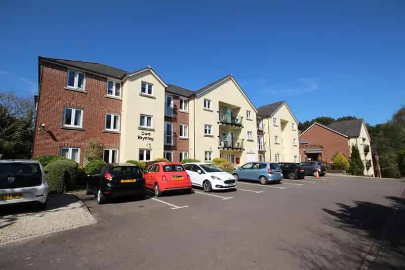 1 Bedroom Apartment for Sale
