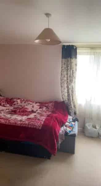2-3 Bed Flat or House in London Sought by Current Tenant