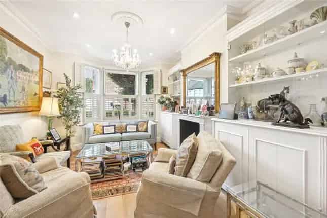 Terraced House for Sale in Settrington Road London SW6