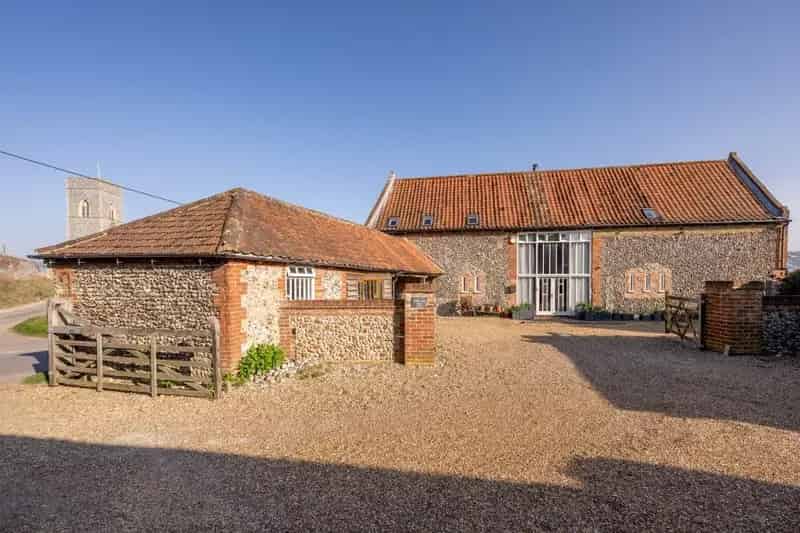 5 Bedroom Barn Conversion Wighton Norfolk