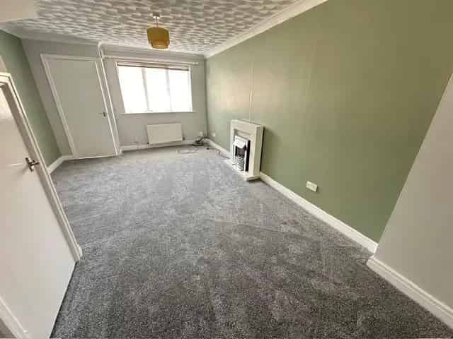 2 Bedroom Semi-Detached House to Rent