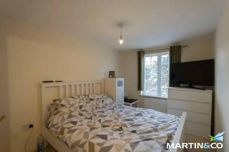 2 Bedroom Flat To Rent