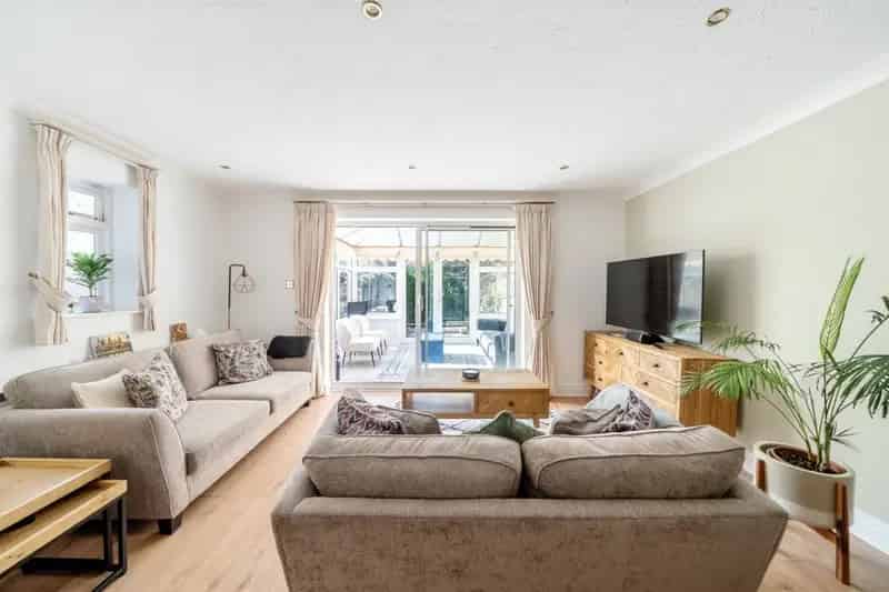 3 Bed House Near Cockfosters Tube Station