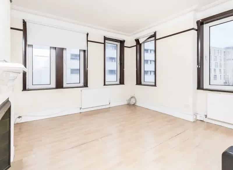 Spacious 2-Bedroom Apartment in Historic Mansion