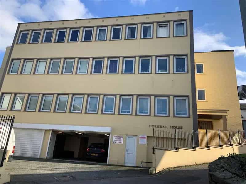 1 Bedroom Flat for Sale in St Austell