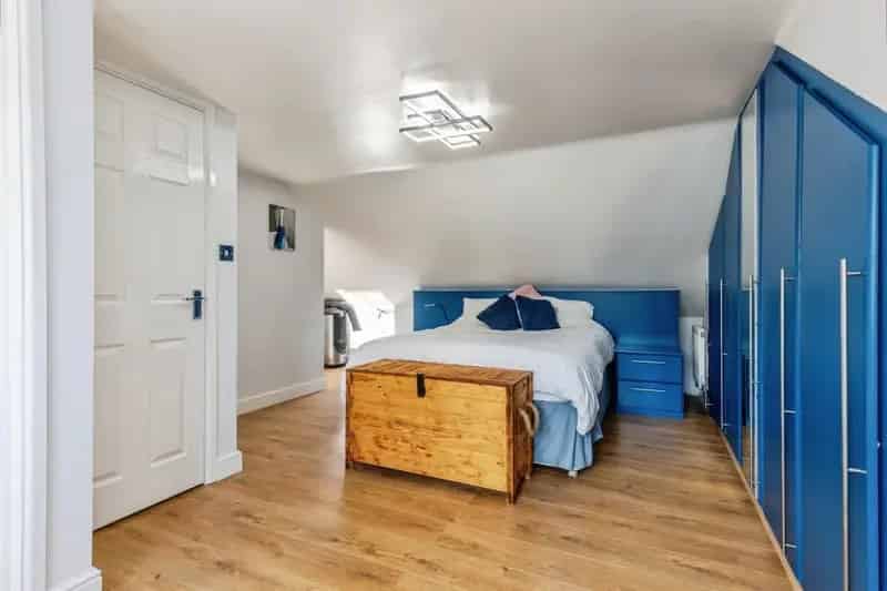 Spacious 4-Bedroom House South Bristol Modern Kitchen Off-Street Parking