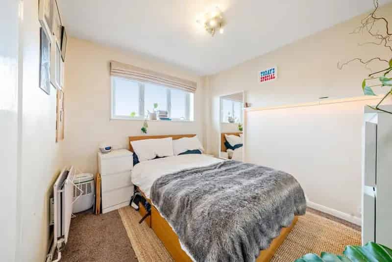 Two Double Bedroom Apartment with South Facing Balcony