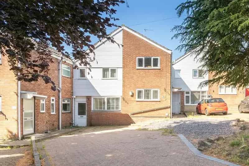 3 Bedroom Link Detached House For Sale