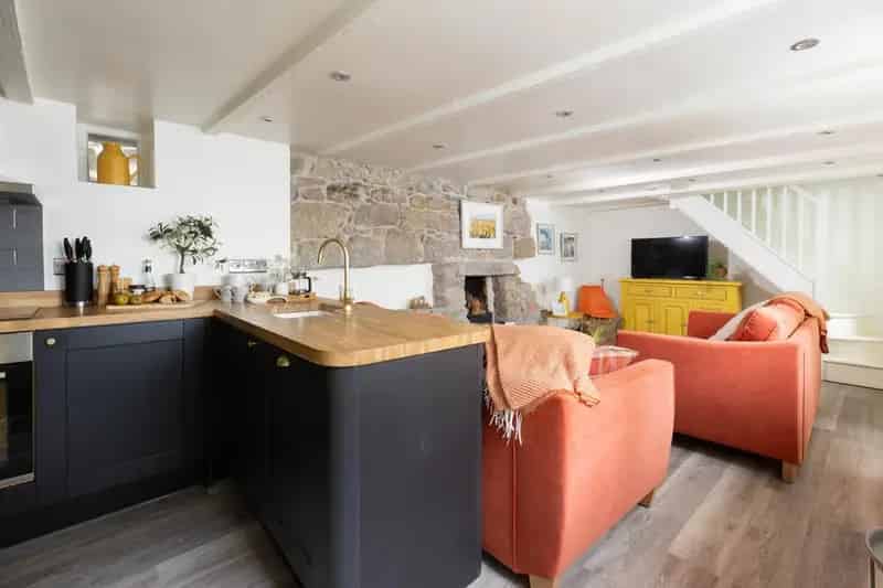 3 Bedroom Cottage for Sale