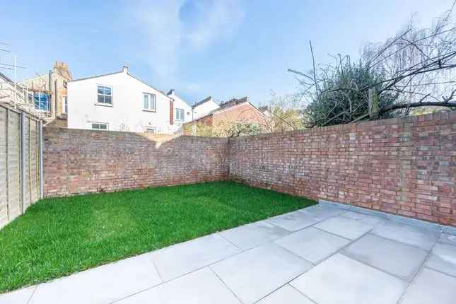 4 Bed Property for Sale in Brixton, London