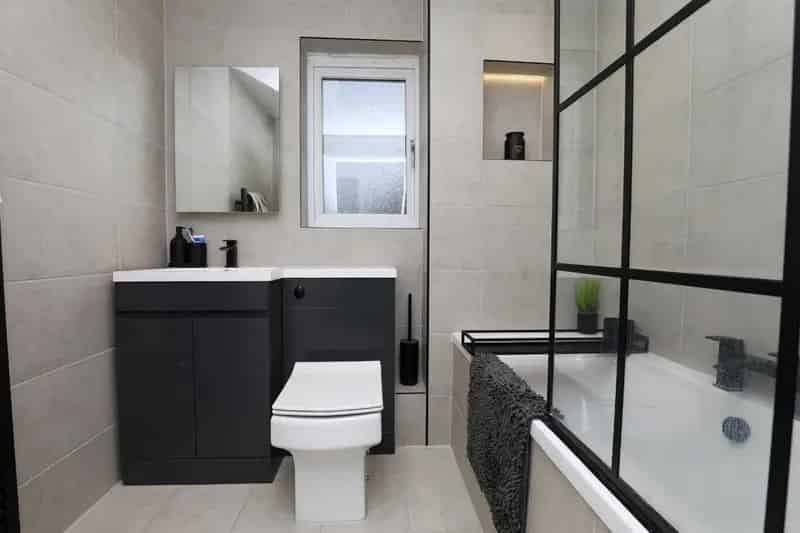 4 bed house for sale