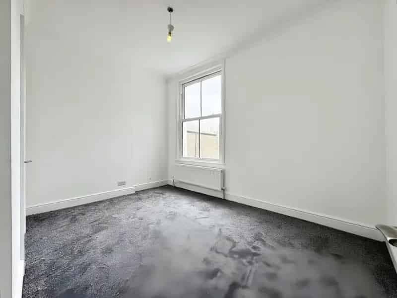 3 Bedroom Flat to Rent London SE14 - Stunning Victorian Conversion