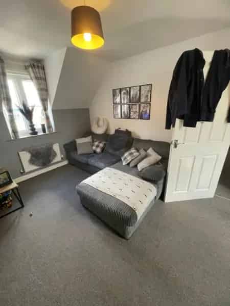 2 Bed First Floor Flat New Build Pet Friendly Off Road Parking