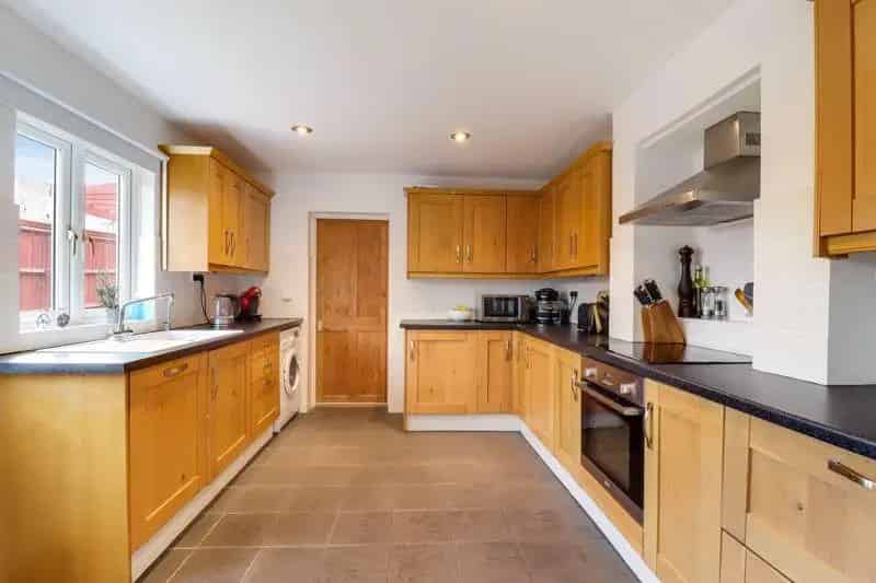 3 Bed House for Sale South Ascot Near Shops Schools Station
