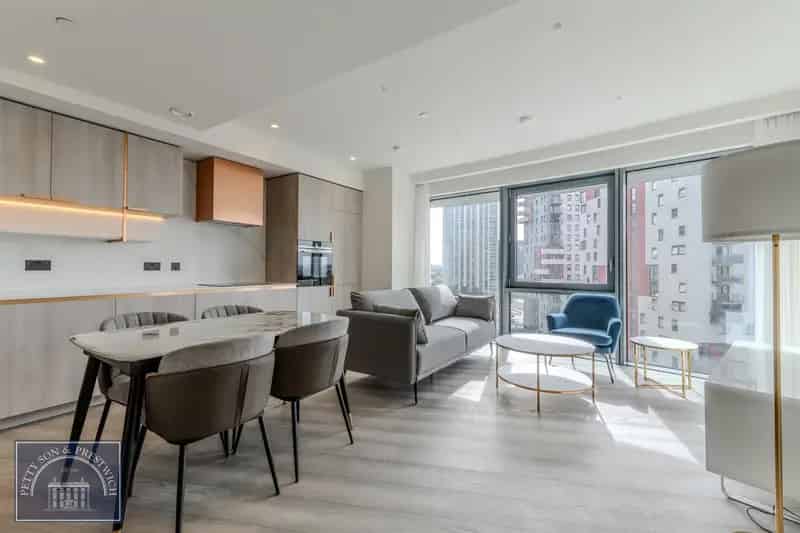 2 Bedroom Luxury Apartment Canary Wharf