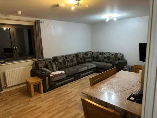 Flat For Rent in Tendring, England