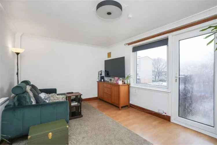 2 Bed Flat - Maisonette with 1 Reception Room