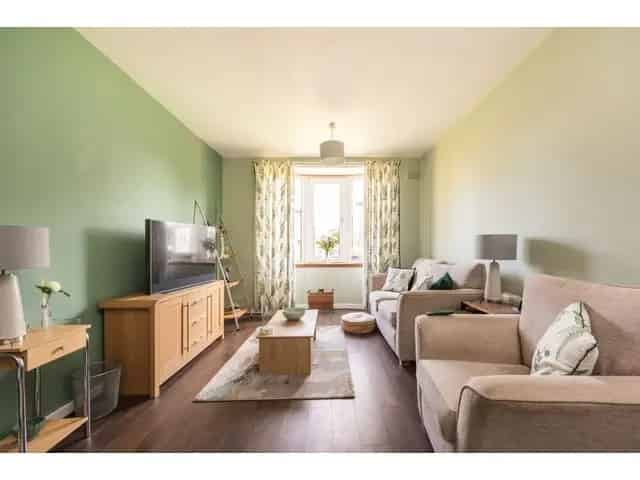 3 Bedroom Flat for Sale in Corstorphine