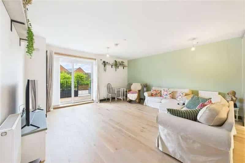 1 Bed Flat for Sale East Grinstead Town Centre
