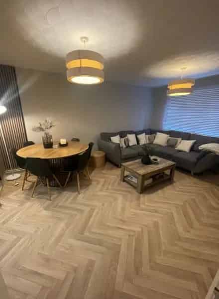 Large One Bed Ground Floor Flat Recently Decorated