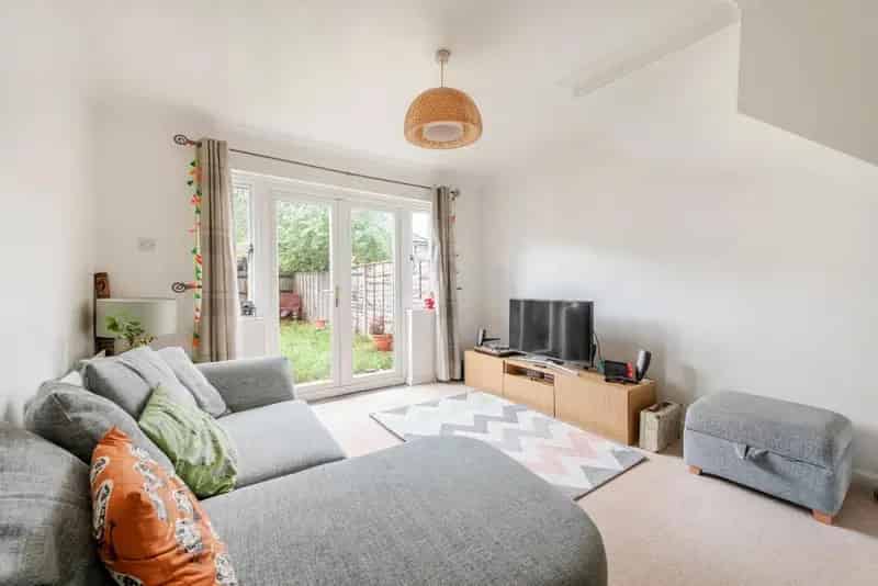 Modern 2-Bedroom Terrace House Near Peckham Rye Station