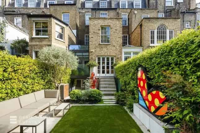 Family Home for Sale in South Kensington