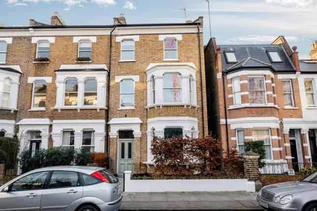 Victorian Townhouse for Sale near Hammersmith Park