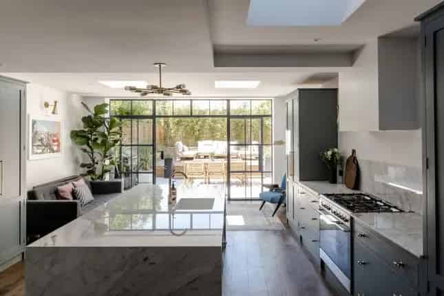 5 Bedroom End Terrace House Frithville Gardens London W12