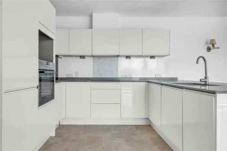 3 Bedroom Apartment in Clapham London