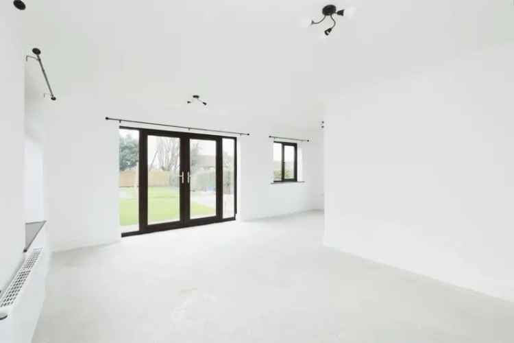 3 Bed House Rotherham Road S21  Family Home Off Road Parking