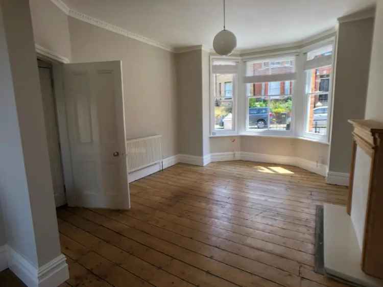 Two Double Bedroom Split Level Apartment Hastings