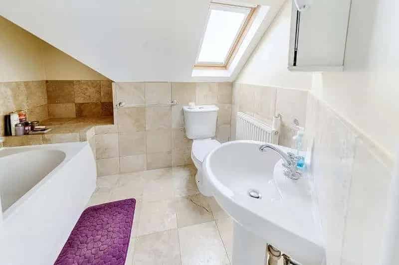 4 bed house for sale