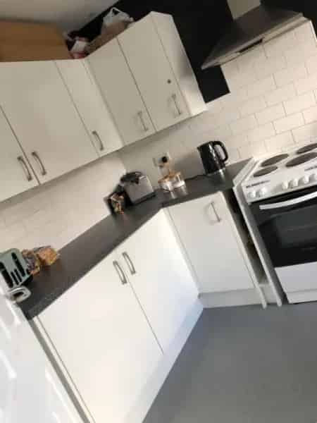 3 Bed 6 Person House Big Living Room Good Size Kitchen Garden Drive Toilet Quiet Street
