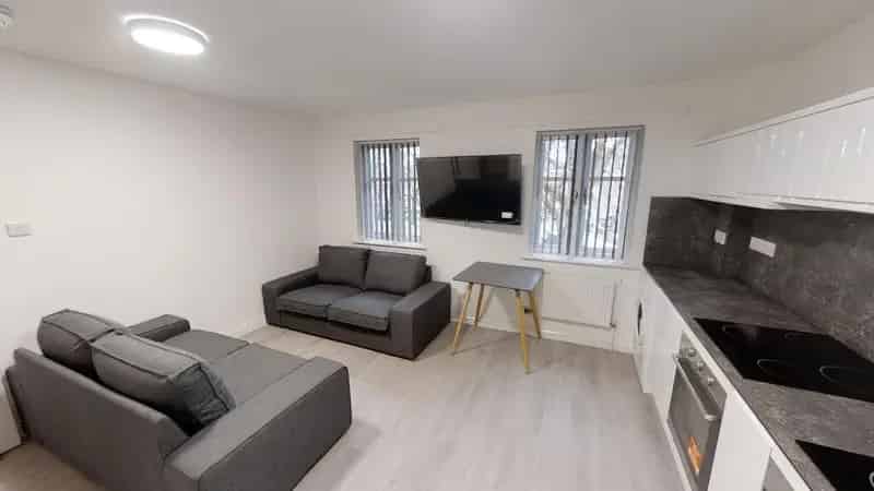 8 Bedroom Flat All Bills Included New Accommodation