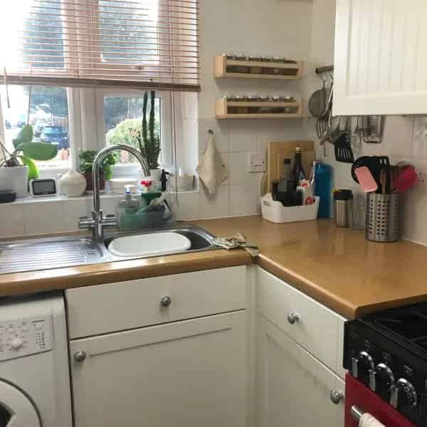 Mid Terrace House Near School and Shops