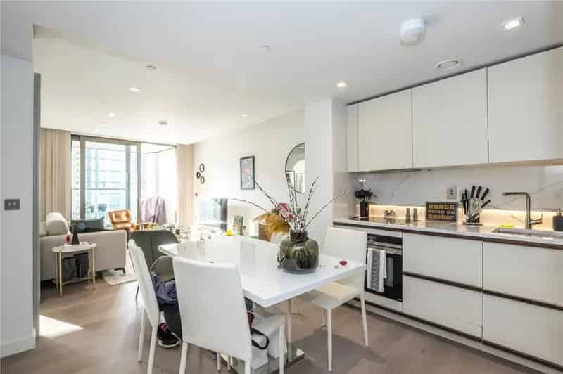 1 Bedroom Flat for Sale in West End Gate